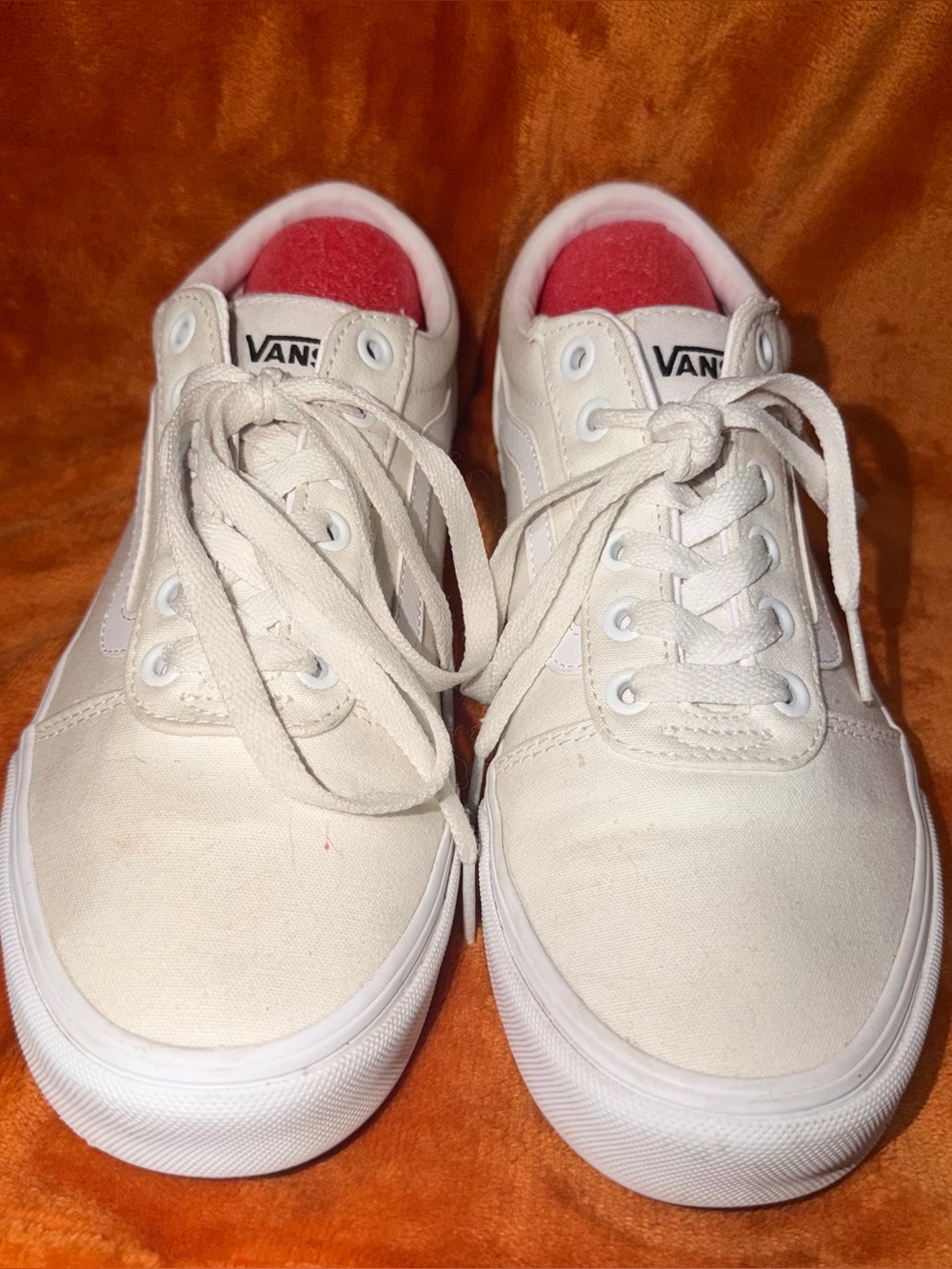 Vans Ward Off White Cream Canvas Low Top Sneakers - Women’s 9